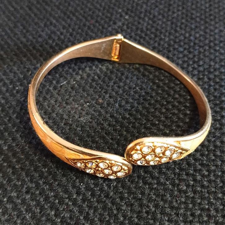 Vintage goudkleurige open armband leer en zirkonia steentjes, Sieraden, Tassen en Uiterlijk, Armbanden, Zo goed als nieuw, Overige materialen