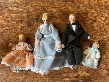 Poppenhuis spulletjes beschikbaar voor biedingen
