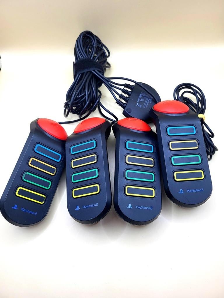 PlayStation 2 Buzz Controllers - PS2, Spelcomputers en Games, Games | Sony PlayStation 2, Zo goed als nieuw, 3 spelers of meer