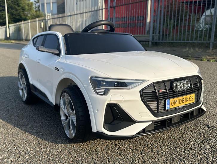 Audi E-tron 12v wit - Afstandsbediening - 4x4 - Leder - Rubb, Kinderen en Baby's, Speelgoed | Buiten | Voertuigen en Loopfietsen