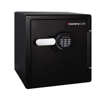 SentrySafe SFW123FTC kluis beschikbaar voor biedingen