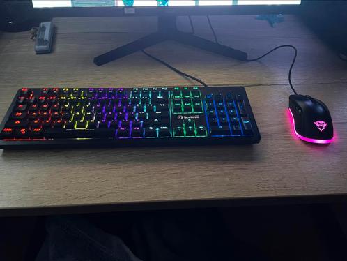 Marvo KG916 Mechanisch toetsenbord met Trust Gxt muis, Computers en Software, Toetsenborden, Zo goed als nieuw, Qwerty, Bedraad