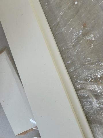 Hardhouten plint 2x 4200mm beschikbaar voor biedingen