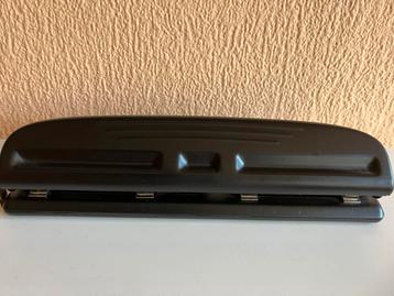 4 gaten perforator beschikbaar voor biedingen