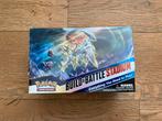 Pokémon TCG- SWSH Brilliant Stars Build & Battle Stadium Box, Ophalen of Verzenden, Nieuw, Foil