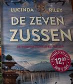 BOEK 1 DE ZEVEN ZUSSEN., Boeken, Romans, Ophalen, Zo goed als nieuw, Nederland