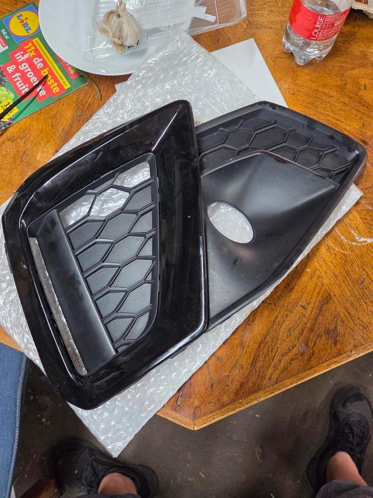 Audi a4 2022 bumperrooster RECHTS VOOR, Auto-onderdelen, Klein materiaal, Audi, Nieuw, Ophalen of Verzenden