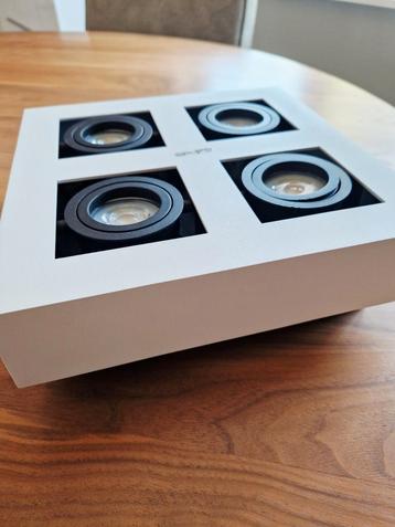 Strakke witte plafonniere