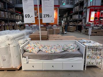 Ikea Hemnes bed bedbank met 3 lades, nu nw. €279 beschikbaar voor biedingen