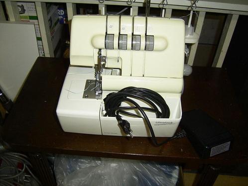 Overlock machine, Hobby en Vrije tijd, Naaimachines en Toebehoren, Gebruikt, Lockmachine, Singer, Ophalen