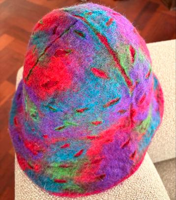 Handgemaakte Vilten Hoed - Tie Dye beschikbaar voor biedingen