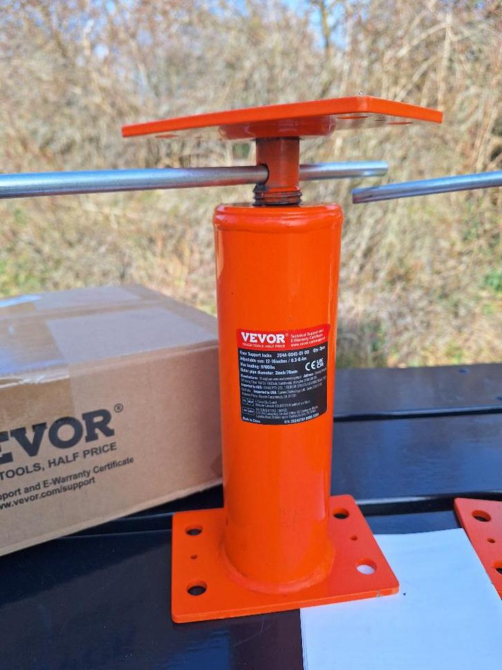 Te koop draadspindelkrukken, één keer gebruikt., Doe-het-zelf en Verbouw, Gereedschap | Handgereedschap, Zo goed als nieuw, Ophalen