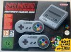 SNES mini, Spelcomputers en Games, Spelcomputers | Nintendo Super NES, Ophalen of Verzenden, Zo goed als nieuw, Met 2 controllers