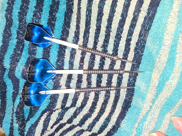 josh rock v2 dartpijlen 23gram, Sport en Fitness, Darts, Zo goed als nieuw, Pijlen, Ophalen