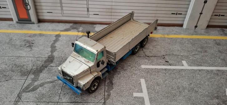 siku volvo 12 turbo 6, Hobby en Vrije tijd, Modelauto's | 1:50, Zo goed als nieuw, Bus of Vrachtwagen, SIKU, Ophalen of Verzenden