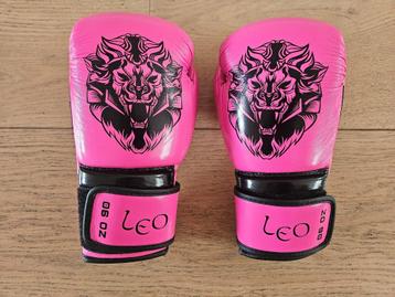 Handschoenen en scheenbeschermers kickboksen, Leo, 8-9 jaar beschikbaar voor biedingen