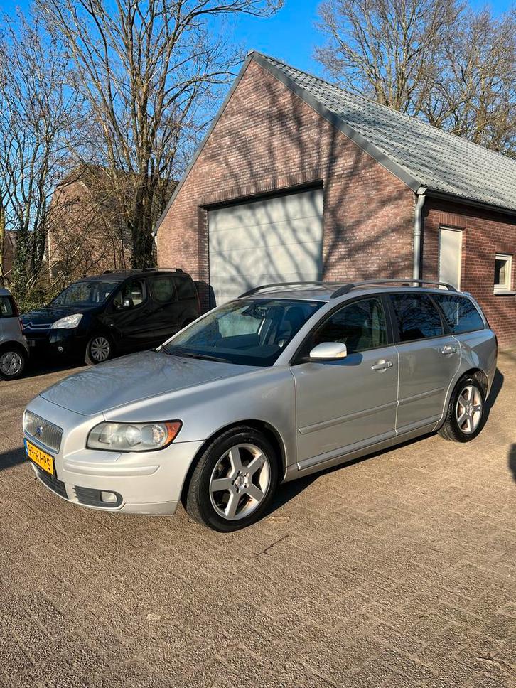 Volvo V50 2.4 140PK Geartronic 2005 Grijs / AUT  / LEDER, Auto's, Volvo, Bedrijf, V50, ABS, Airbags, Airconditioning, Alarm, Centrale vergrendeling