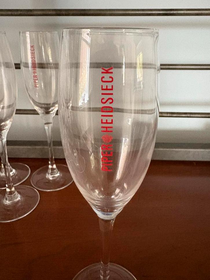 13 Piper Heidsieck Champagne Flutes - Als Nieuw!, Huis en Inrichting, Keuken | Servies, Zo goed als nieuw, Glas of Glazen, Glas