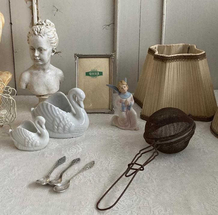 Brocante borstbeeldje - fotolijstjes - lampenkap, Antiek en Kunst, Curiosa en Brocante, Ophalen of Verzenden