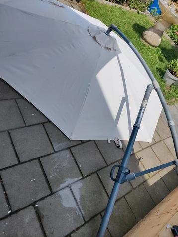 parasol 3 m. zonder voet beschikbaar voor biedingen