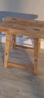 Sfeervol houten krukje , stoer en sober , authentiek hout, Huis en Inrichting, Krukjes, Ophalen of Verzenden, Nieuw, Hout