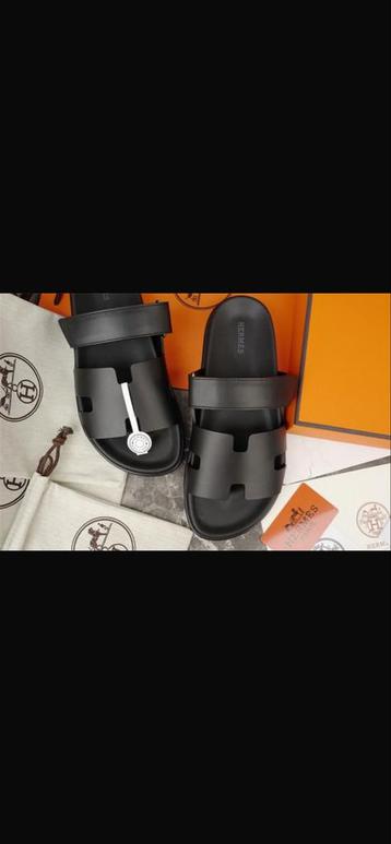 Unisex HERMES chypre slippers beschikbaar voor biedingen