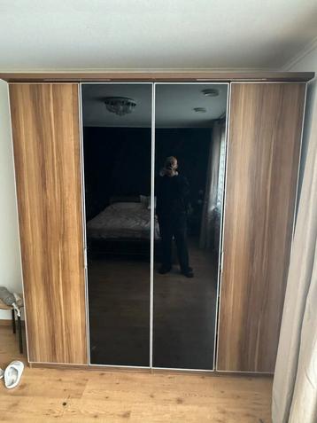 Complete Slaapkamer Set - Bed, Kast & Nachtkastjes beschikbaar voor biedingen