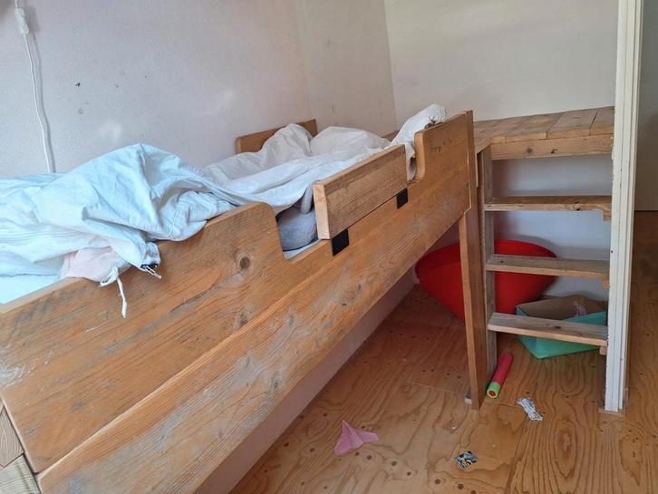 Hoogslaper met speelplekje/ balkonnetje, Kinderen en Baby's, Kinderkamer | Stapelbedden en Hoogslapers, Gebruikt, Hoogslaper, Ophalen