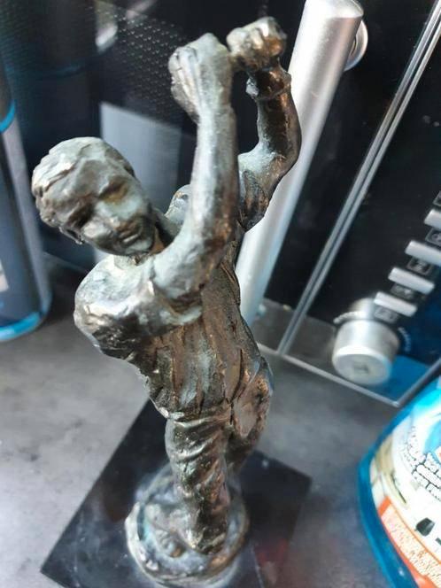 Heel mooi antiek beeldje, gemerkt,op een marmeren standaard, Antiek en Kunst, Curiosa en Brocante, Ophalen of Verzenden