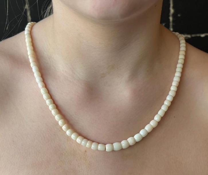 Witte koraal vintage ketting 14k gouden antiek slot dames, Sieraden, Tassen en Uiterlijk, Antieke sieraden, Ketting, Goud, Met edelsteen