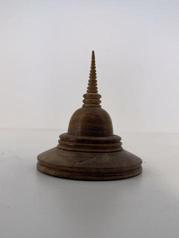 Houten miniatuur stupa  beschikbaar voor biedingen