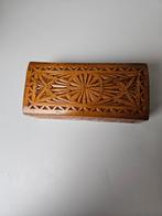 Houtsnijwerk  doosje, Ophalen of Verzenden