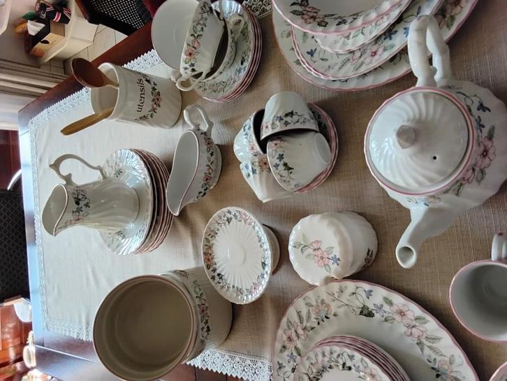 SPRING FIELDS Wood & sons. Bij jenny Rhodes., Huis en Inrichting, Keuken | Servies, Zo goed als nieuw, Kop(pen) en/of Schotel(s)