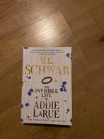 Addie Larue - V.E. Schwab (paperback), Boeken, Ophalen, Gelezen, Nederland