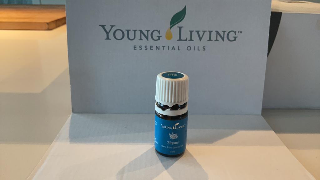 Young Living Thyme 5 ml 1/4 vol, Ophalen of Verzenden, Gebruikt, Aroma