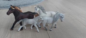4 leuke schleich paarden  beschikbaar voor biedingen