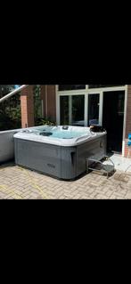 Jacuzzi te koop!, Tuin en Terras, Bubbelbaden en Hottubs, Ophalen, Zo goed als nieuw, Filter, Vast