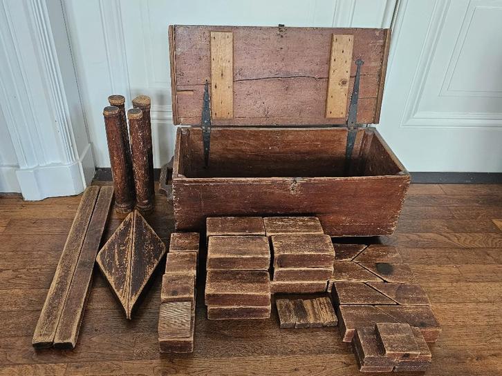 Grote antiek houten speelgoed bouwdoos blokkendoos kist, Kinderen en Baby's, Speelgoed | Houten speelgoed, Gebruikt, Meubelstuk of Keukentje