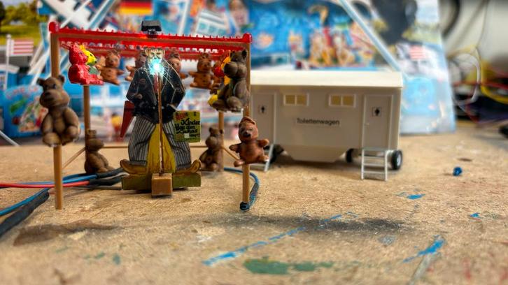Faller Kermis Kop van Jut met WC Unit, Hobby en Vrije tijd, Modeltreinen | H0, Gebruikt, Brug, Tunnel of Gebouw, Gelijkstroom of Wisselstroom