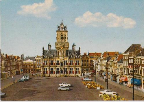 Delft, Markt, Stadhuis met auto's, Verzamelen, Ansichtkaarten | Nederland, Ongelopen, Zuid-Holland, Ophalen of Verzenden