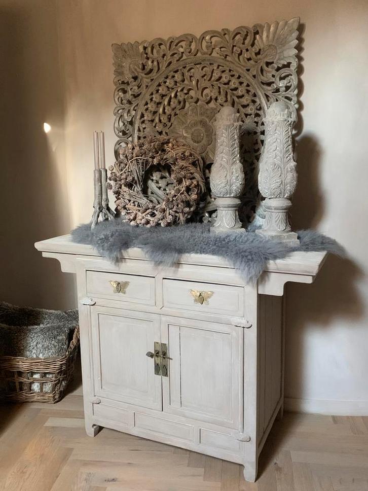 Landelijk chinees bruids dressoir., Huis en Inrichting, Kasten | Dressoirs, Zo goed als nieuw, 25 tot 50 cm, Met lade(s), Met deur(en)