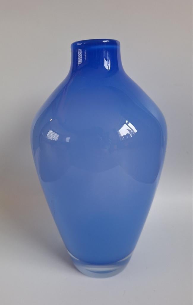 Mooie blauwe glazen vaas, Huis en Inrichting, Gevondenengemaakt@gmail.com, Blauw, Onbekend, Ophalen of Verzenden