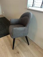 Mooie grijze stoel, Huis en Inrichting, Stoelen, Ophalen of Verzenden, Zo goed als nieuw, Hout, Eén