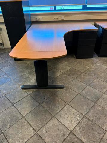 Diverse bureau’s - afbeelding 6