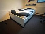 Bed 140x200 met lattenbodem en matras, Huis en Inrichting, Slaapkamer | Bedden, Ophalen, Wit, 140 cm, Zo goed als nieuw