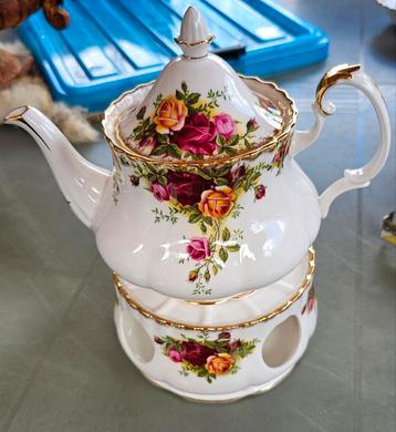 Royal Albert Old Country Roses Theepot en Theelicht beschikbaar voor biedingen
