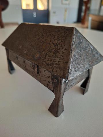 antiek kistje sieraden of bureau Amsterdamse School art deco beschikbaar voor biedingen