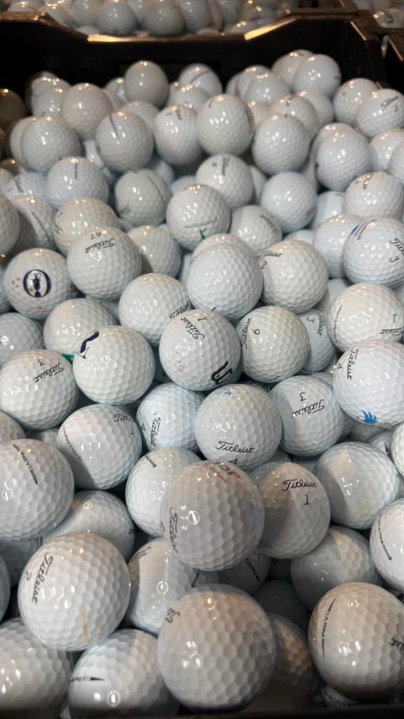 50 Pro v1 golfballen of Pro v1x AAAAA, Ophalen of Verzenden, Zo goed als nieuw, Bal(len)