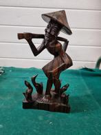 beeld houtsnijwerk man met eenden indonesisch, Ophalen of Verzenden