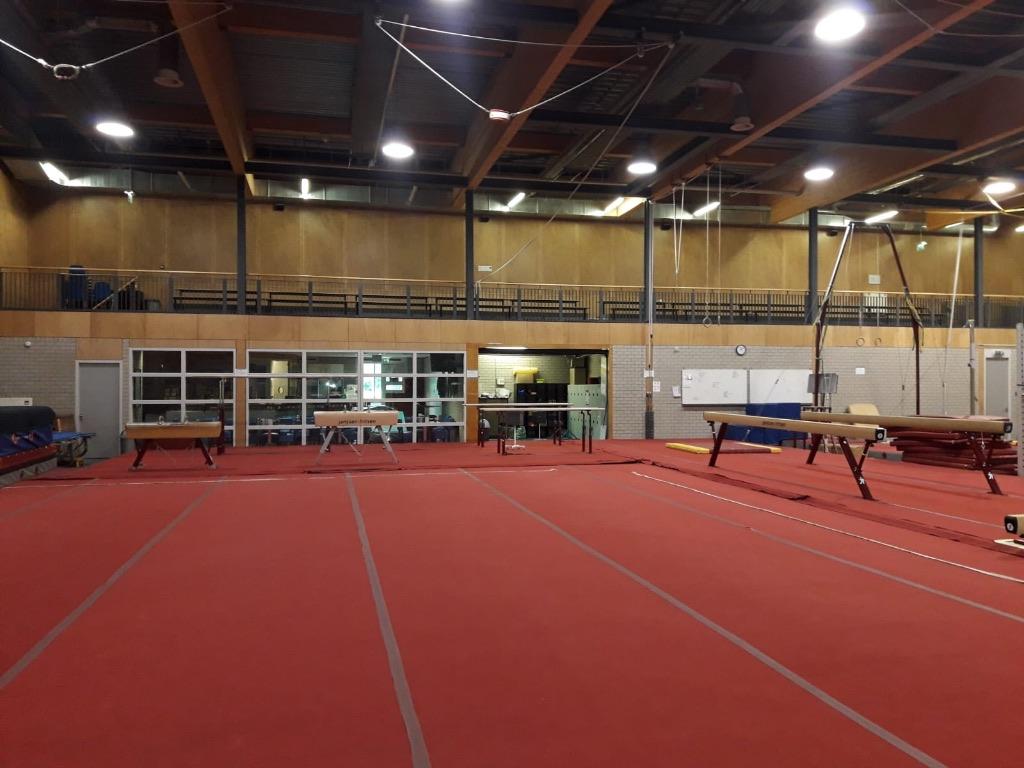 Turnvloer Janssen Fritsen 14x14 meter, Sport en Fitness, Turnen, Gebruikt, Materiaal, Maat 36 t/m 42, Rood, Ophalen